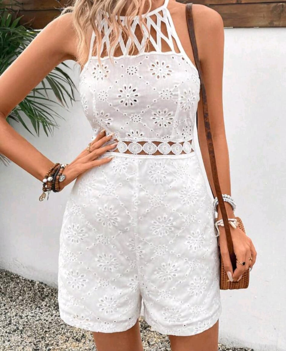 Ärmelloser Overall aus weißer Sangallo-Spitze – Taille bestickt und durchbrochen